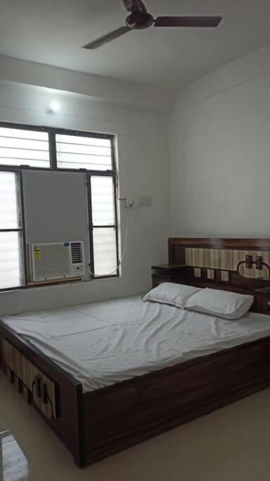 Sriram Homestay 01 Km To Sri Ram Mandir Ayodhya Exterior photo