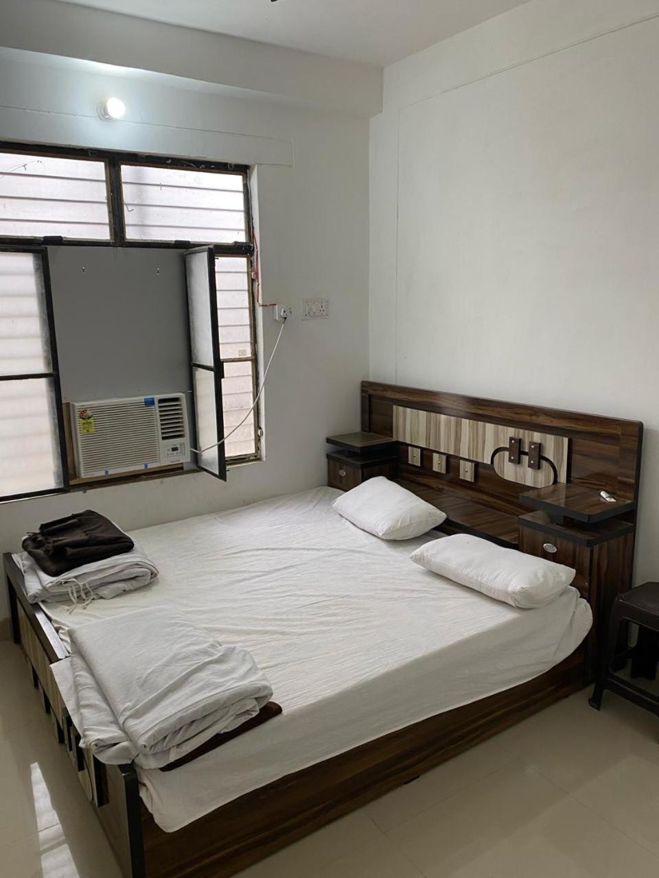Sriram Homestay 01 Km To Sri Ram Mandir Ayodhya Exterior photo
